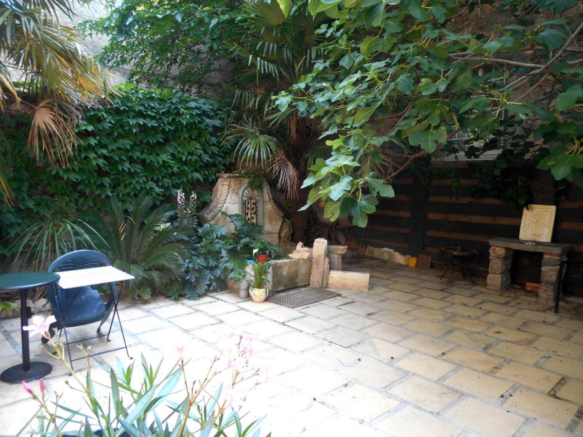 Logis De La Meschaussee, Dans Donjon Du Xie Siecle Canet  Exterior photo